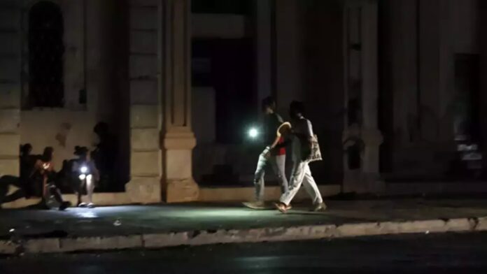 Cubans Are Tired of the State Electric Company's Blackouts – Havana Times