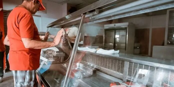 Régimen recibe 146 toneladas de alimentos que Díaz-Canel negoció en Argelia durante mayo