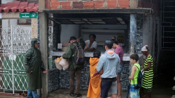 Suspenden clases, entre otras medidas, por impacto de Helene en Cuba