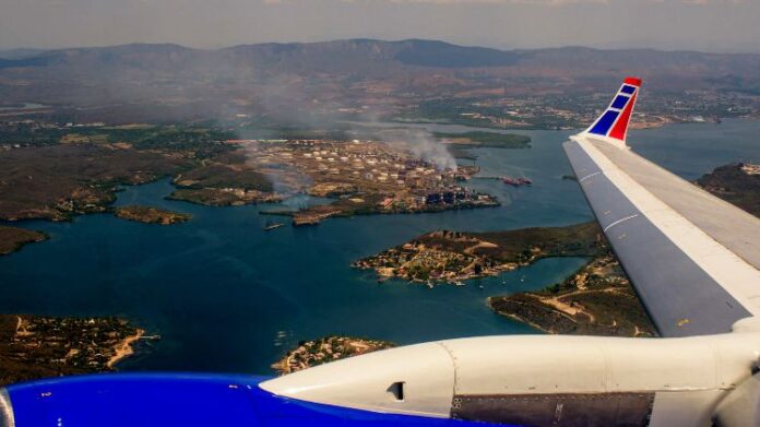 Dormir cerca de aeropuertos puede afectar el sueño y la salud, según estudio