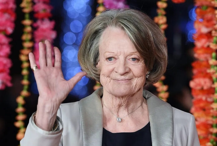 Los actores de 'Harry Potter' despiden a Maggie Smith y los fans alzan sus varitas al aire