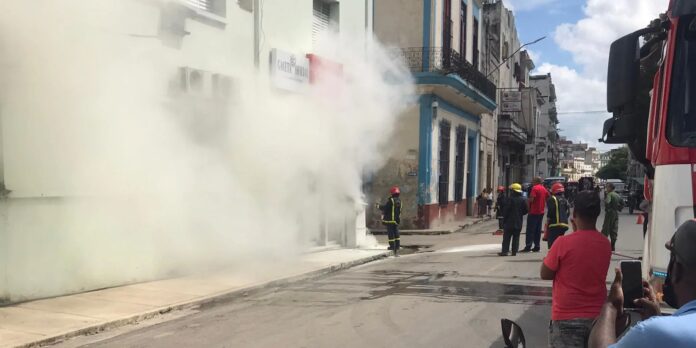 Incendio en la sede de la 'Gaceta Oficial' moviliza a bomberos en Centro Habana