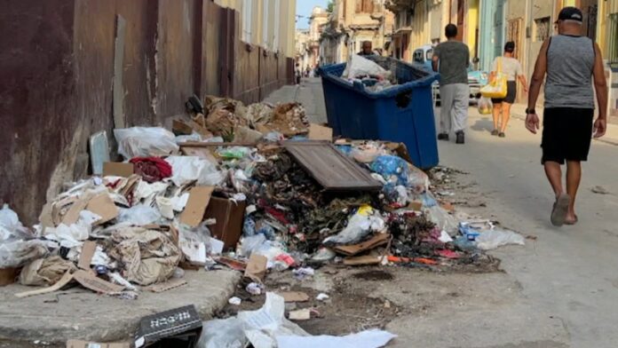 Advierten de riesgos de contaminación por basureros de La Habana tras paso de Milton