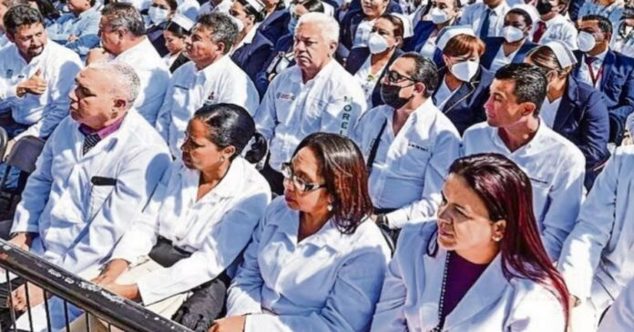 México gasta más de $5 mil mensuales por cada médico cubano