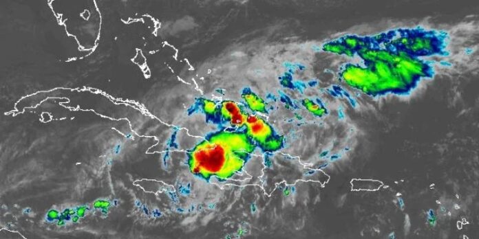 Tormenta tropical Oscar está “casi estacionaria” sobre el oriente de Cuba