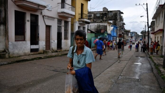 Colapsa otra vez el sistema eléctrico de Cuba en segunda jornada de apagón total