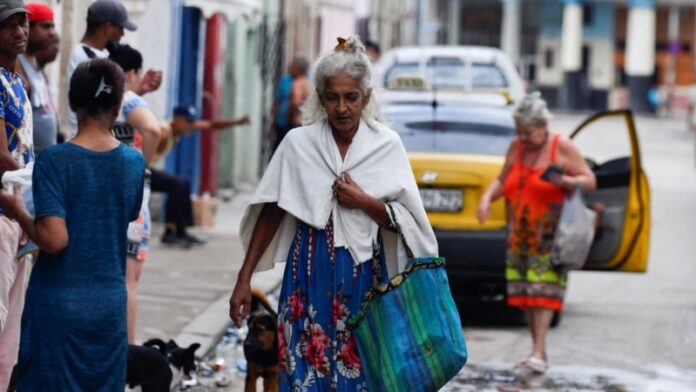 Solidaridad frente a la crisis en Cuba: grupos comunitarios brindan ayuda a los más necesitados