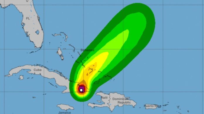 Oscar se mueve muy lento sobre el oriente de Cuba: Las lluvias continúan fuertes