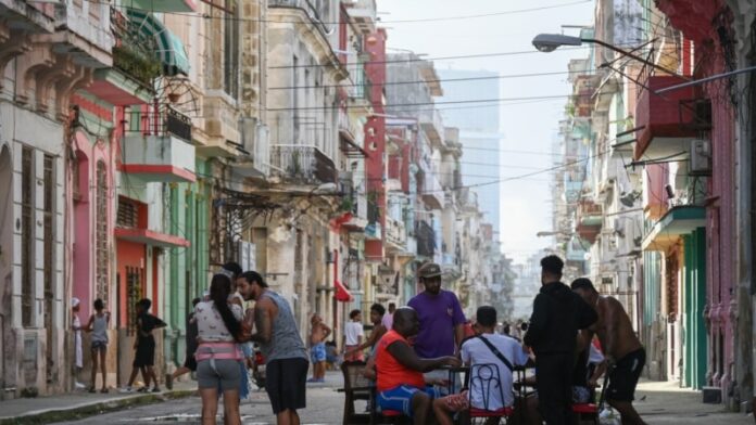 Sincroniza por primera vez el Sistema Eléctrico Nacional de Cuba tras el colapso de hace cinco días