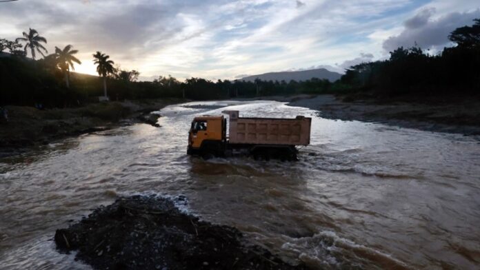 Ordenan evacuación en zonas del oriente de Cuba por temor a nuevas inundaciones