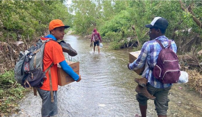 Cubans Offer Help in Guantánamo to Hurricane Oscar Victims – Havana Times