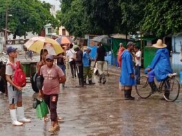 “Sin electricidad y sin comida”: Santiagueros en medio de intensas lluvias