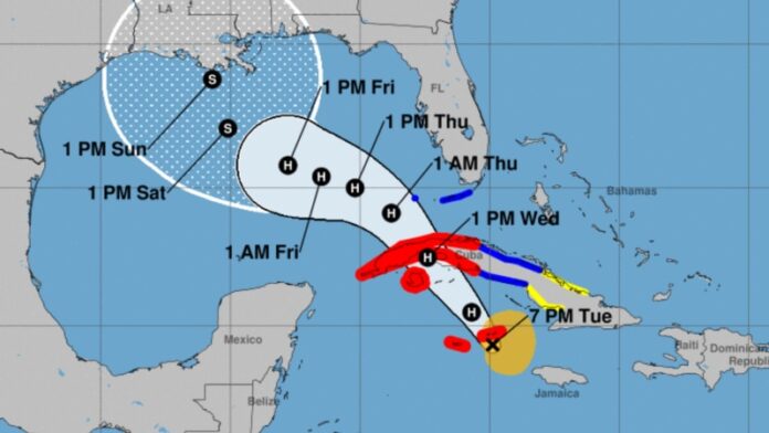 Rafael a punto de convertirse en huracán mientras se acerca a Cuba