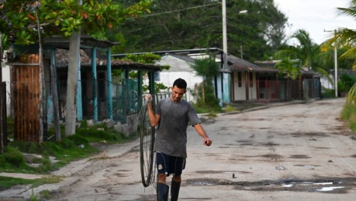 Rafael amenaza a Cuba con fuerza de “huracán mayor”: Estas son algunas de las medidas anunciadas