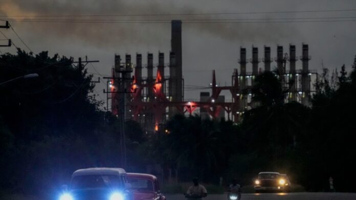 Crisis energética en Cuba: sin electricidad, sin gas licuado y el carbón por el cielo