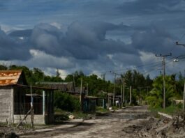 “No hay ayuda, no hay nada”, testimonios desde Cuba alertan sobre falta de recursos ante el embate del huracán Rafael