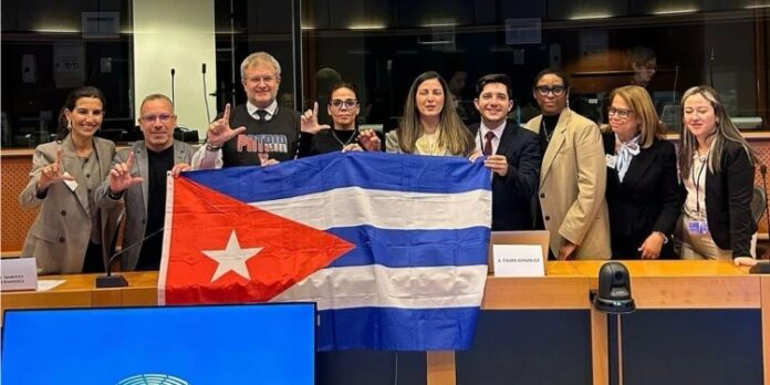 Parlamentarios denuncian violaciones de derechos humanos en Cuba