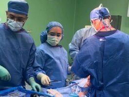 Médicos de EE.UU. operan en La Habana a 70 cubanos con artritis y otras afecciones óseas