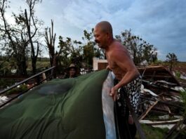 “Aquí no se ha podido recuperar nada”: testimonios de cubanos tras el huracán Rafael y los terremotos