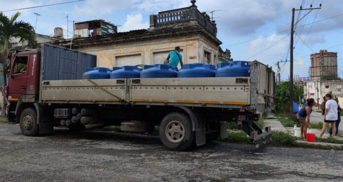 Two Buckets of Water per Person in Luyano, Havana – Havana Times