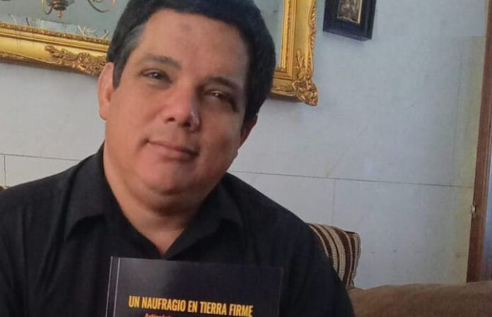 Jesús Arencibia presenta su libro ‘Un naufragio en tierra firme’