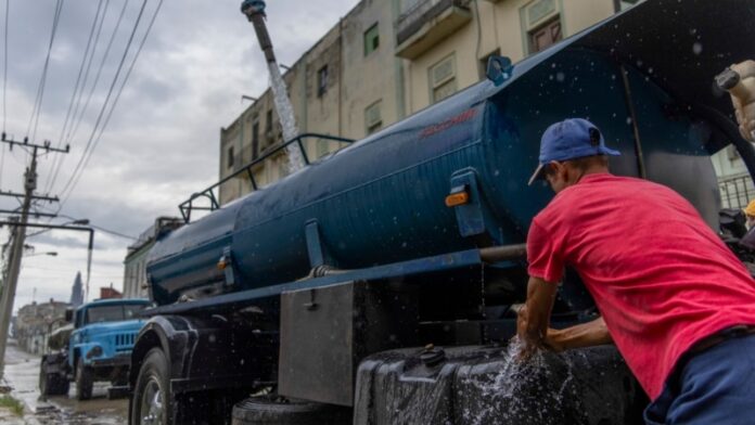 Reconocen que 250 mil habaneros no reciben agua