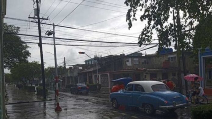 Cuba emite aviso especial por la llegada de un frente frío con fuertes lluvias asociadas