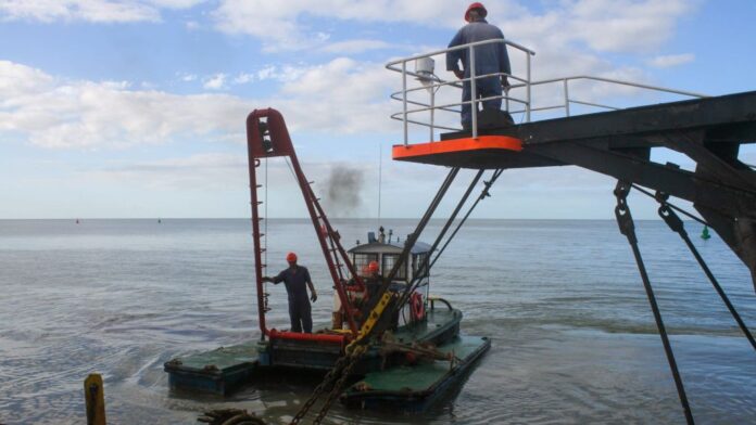 Inician dragado en puerto de Batabanó: Isla de la Juventud continúa casi aislada