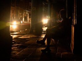 De apagón en apagón, los cubanos no ven la luz al final del túnel