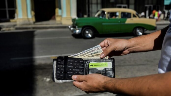 Empresa militar cubana se hizo pasar por civil para procesar remesas de EEUU, según reporte