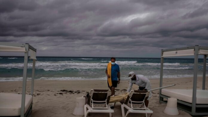 En Varadero no se puede descansar debido a los jejenes, dice una turista rusa tras visitar Cuba