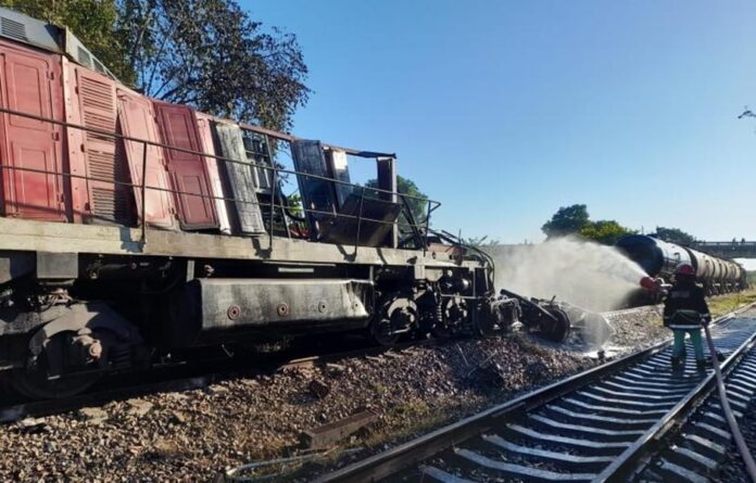 Último Minuto: choque de trenes en Cuba provoca derrame de combustible