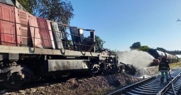 Accidente ferroviario: dos trenes de carga chocan en Sancti Spíritus