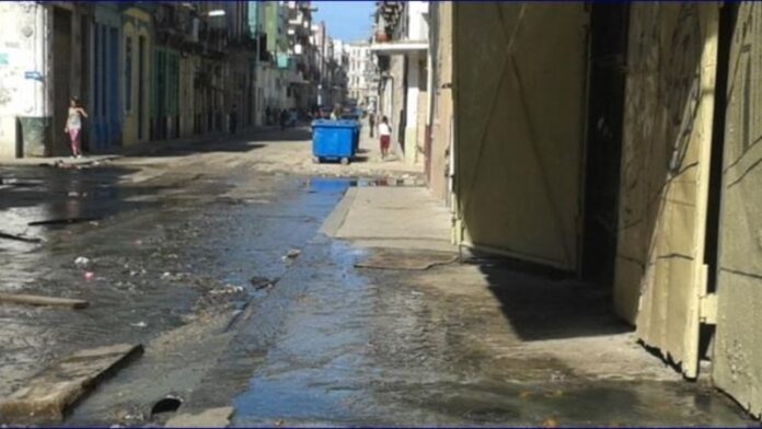 Más de 11 mil fosas están vertiendo aguas albañales en Cuba