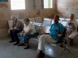 Gobierno reconoce mala calidad de los servicios de salud en Cuba: Más del 70% de las medicinas en falta