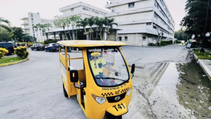 Paralización de triciclos eléctricos en la capital cubana en horario pico por esta razón