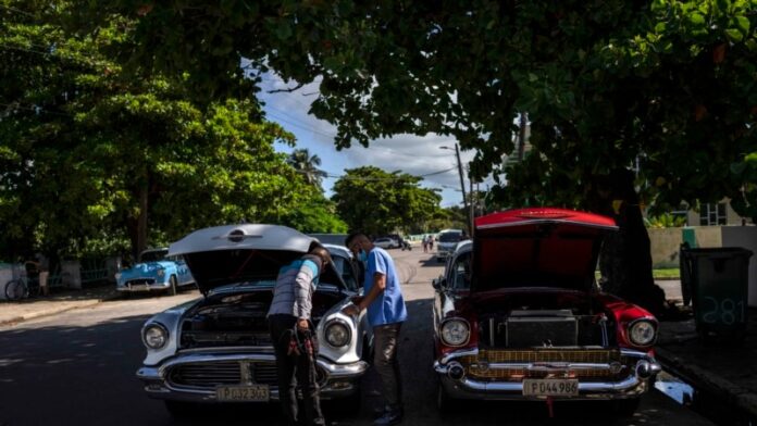 “La gente está al borde de la supervivencia”, turista ruso relata su viaje a Cuba pagado por Rosneft