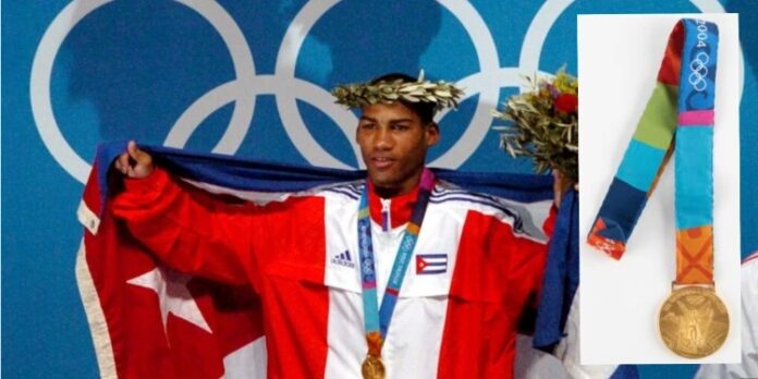 Subastan oro olímpico del púgil Yuriorkis Gamboa y tres platas del béisbol cubano