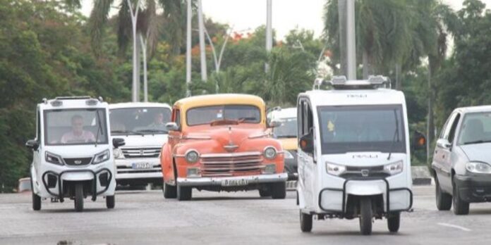 Régimen informa sobre las empresas autorizadas para importar carros a Cuba