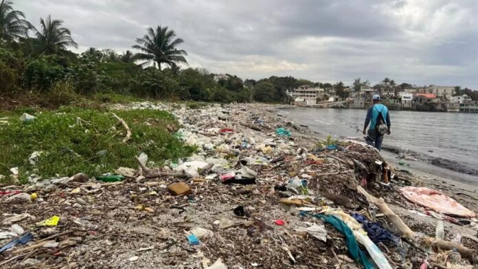 Garbage Has Ruined the Fame Hemingway Gave to Cojímar, Cuba – Havana Times