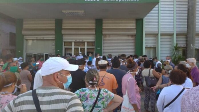 Banco cubano sobre pagos a jubilados y pensionados en 2025