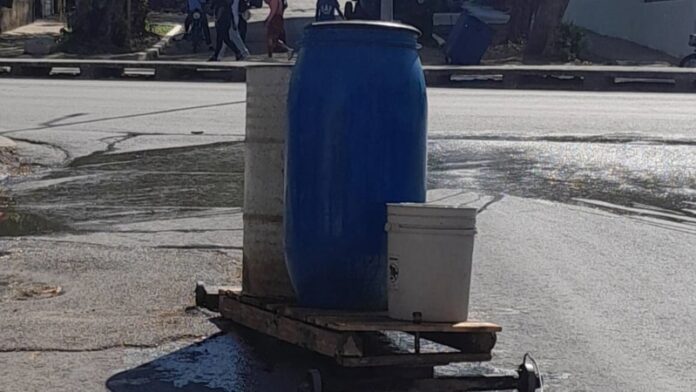 A unas cuadras del hotel más alto de Cuba hay vecinos que llevan meses sin recibir agua potable en sus viviendas