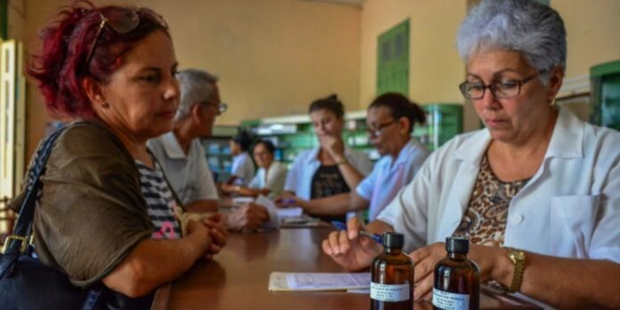 Implementan ciclos de venta de medicamentos por crisis farmacéutica