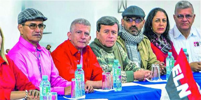 Bogotá dice que los miembros del ELN con órdenes de detención no están ahora en Cuba