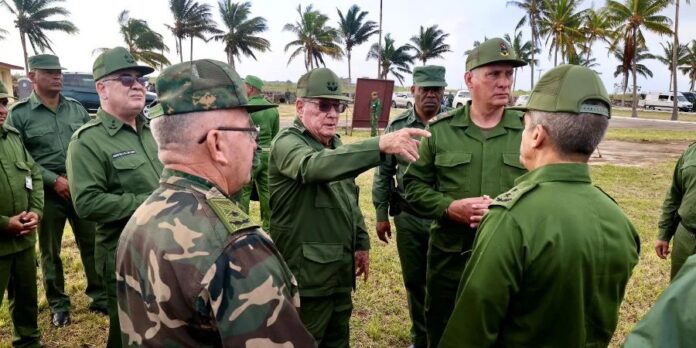 Díaz-Canel Starts His Day in Olive Green Uniform, among Generals, at a Shooting Range…