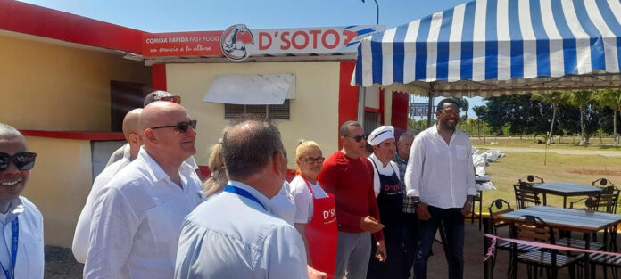 El fisco pide 8,6 millones de pesos a la pizzería del campeón mundial de salto, Javier Sotomayor