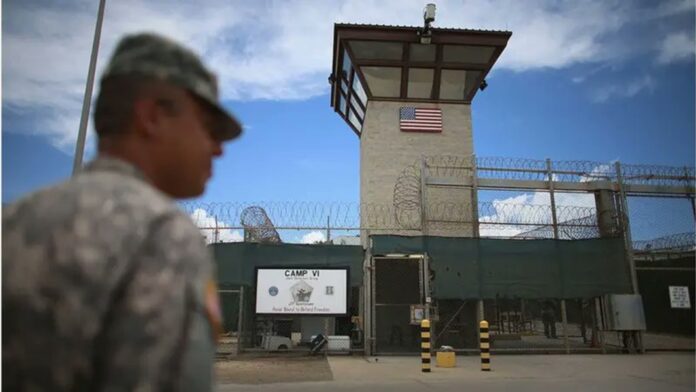 EEUU comienza a enviar inmigrantes ilegales a Guantánamo Bay