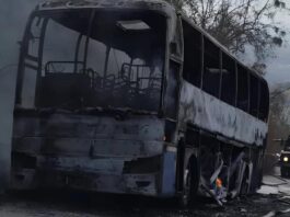 Viral en Cuba: incendio de ómnibus de Transtur que transportaba turistas checos 