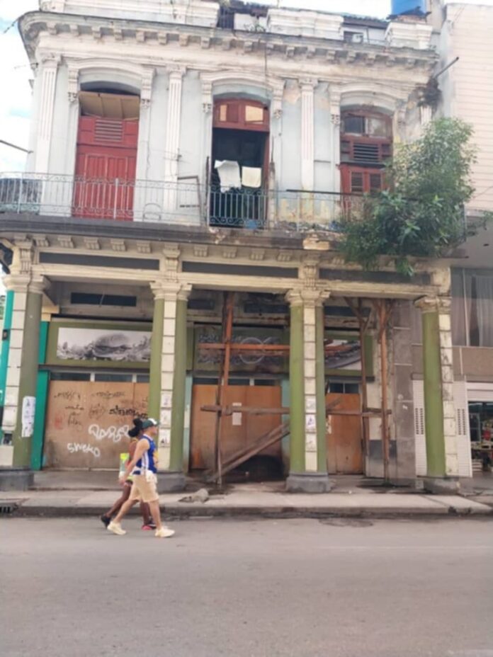 Streets of Centro Habana: A Territory Besieged by Oblivion – Havana Times