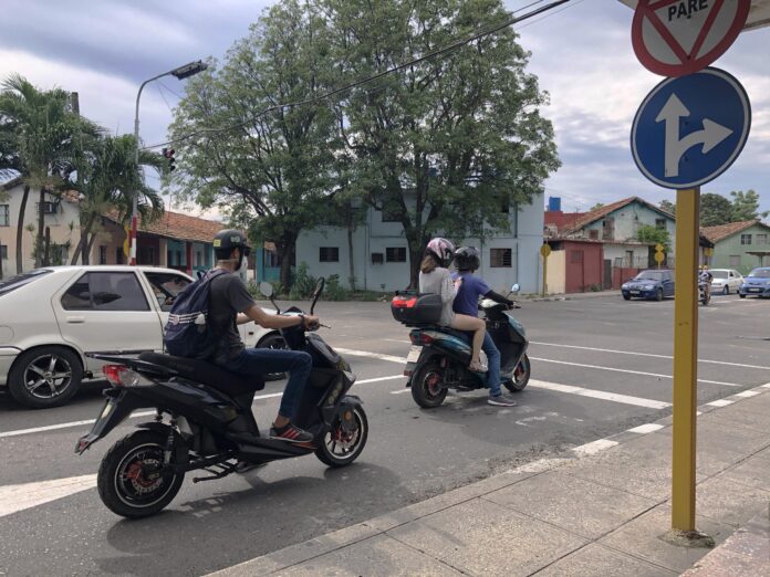 Quince años de cárcel para un ladrón por robar una moto después de agredir a su dueño a martillazos